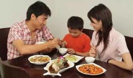 吃瓜唠嗑吃饭图片,吃瓜唠嗑，共享美味时光